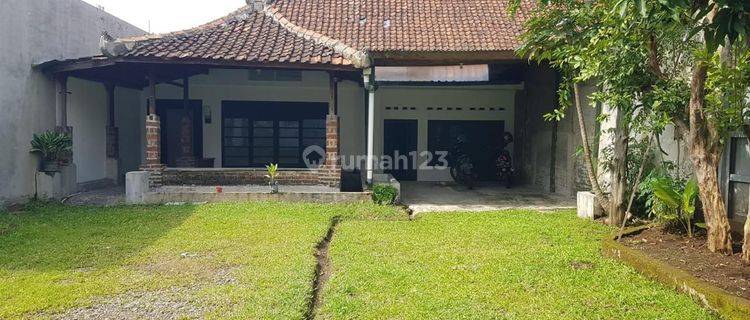 Rumah strategis di Jalan Moch toha 1