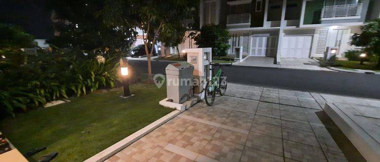 Rumah Cantik Terawat  di Cluster Amanda, Summarecon Bandung 1