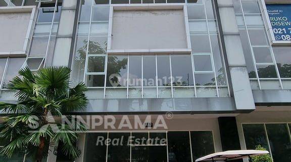 Ruko Siap Pakai di Jalan Boulevard South City,3 Lantai 1