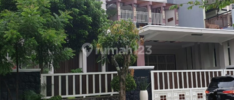 Luxurious 2-Story House Greenwood Golf Araya Pakis Malang Gmk00011 1