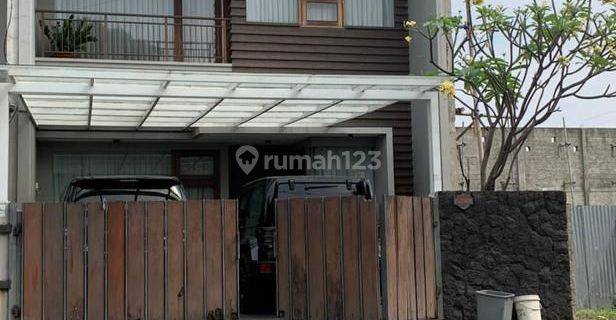 Rumah Mewah Siap Huni Ada Kolam Renang Batununggal Bandung  1