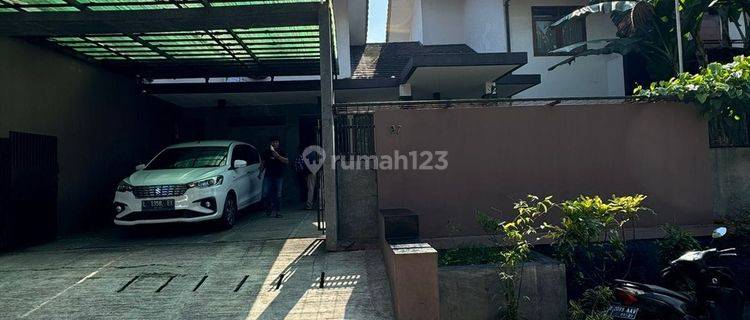 Hot Sale Rumah Bagus Cigadung, Sayap Dago Kota Bandung  1