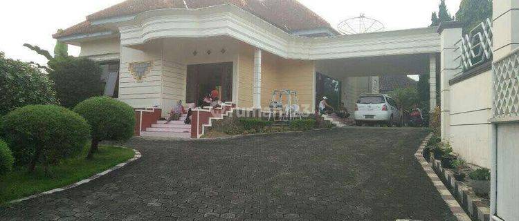 Jual Rumah Besar Di Pinggir Jalan Raya licin Banyuwangi 1