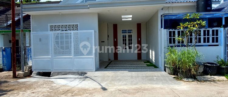 Luxury House for Sale, Ready to Occupy in the Center of Banyuwangi City 1