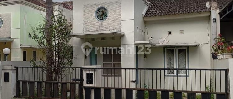 Sell cheap house in East Semarang 1