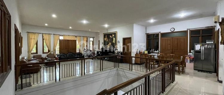 Sewa Rumah Komersil Di Tengah Kota Siap Huni Bagus Mewah 1