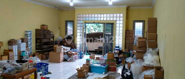 For Sale Shop House on Peta Street Bandung Ready to Use 1