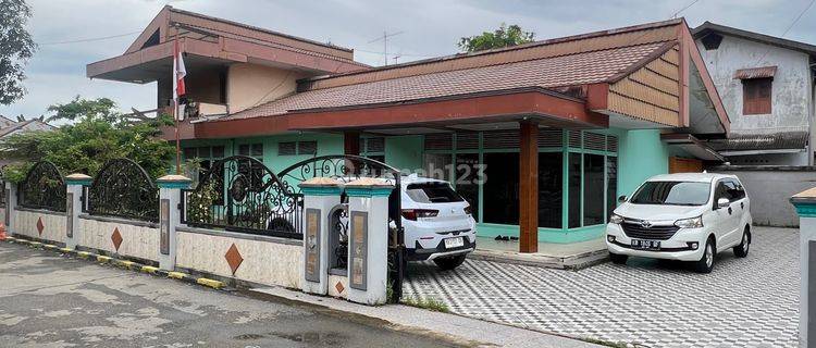 Rumah Pusat Kota Pontianak Dengan Tanah Lebar 27 Meter 1