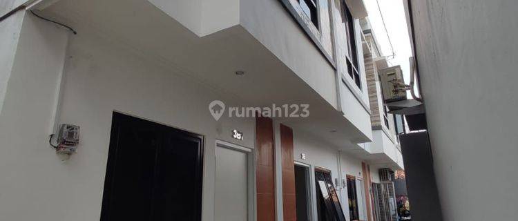 Rumah 2 Lt Di Utan Kayu, Letak Amat Strategis 1