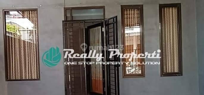 Disewakan Rumah bisa unruk usaha pinggir jalan di Jatibwning Baru Bekasi 1