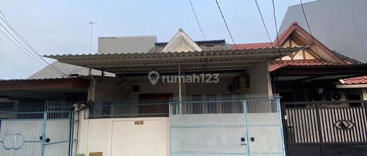 Dijual Rumah Perumahan Duta Garden Bebas Banjir 2 Lantai SHM Lt 6x22m, Lb 200m, 5,500 Watt 1