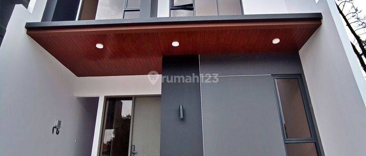 Rumah Cozy 2,5 Lantai di Cluster Favourite Kota Wisata Cibubur 1