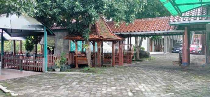 Jual Tanah dan Bangunan Eks Resto, di Area Strategis Pinggir Jalan Raya Kedungmundu 1