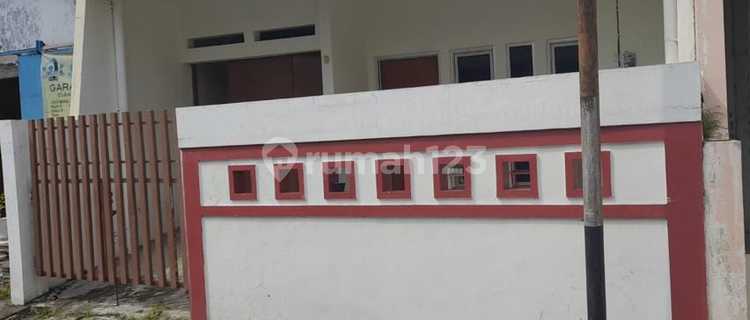 For Rent, Ready-to-Occupy Residential House on Kartini Street, Semarang 1