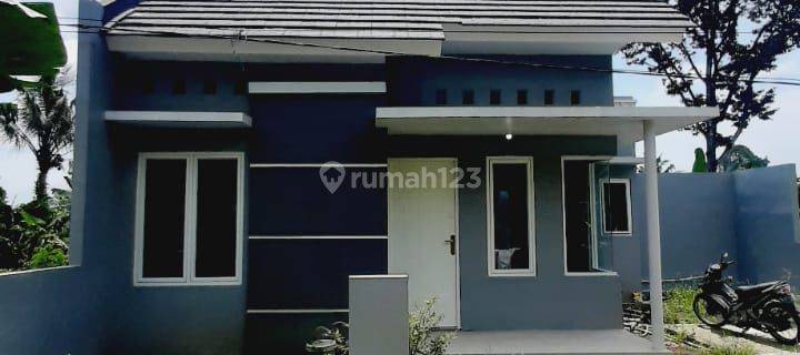 Rumah siap huni strategis barat pasar Sleman  1