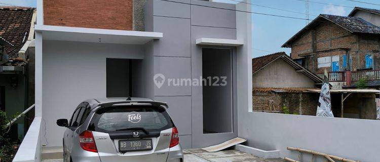 Rumah Scandinavian , strategis di Jl Godean dekat pasar Godean  1