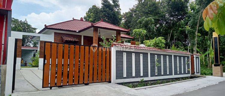 Rumah guesthouse Joglo siap huni tanah luas strategis dekat candi Prambanan  1