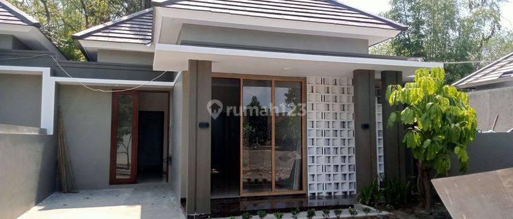 Rumah Cantik Siap Huni Dan Progress Bangun Termurah Di Purwomartani 1