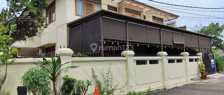 Disewakan Rumah Mewah di Dharmawangsa Kebayoran Baru Strategis Siap Huni 1