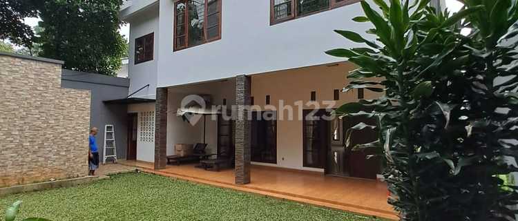 Rumah 2lantai lokasi tenang dekat veteran raya bintaro 1