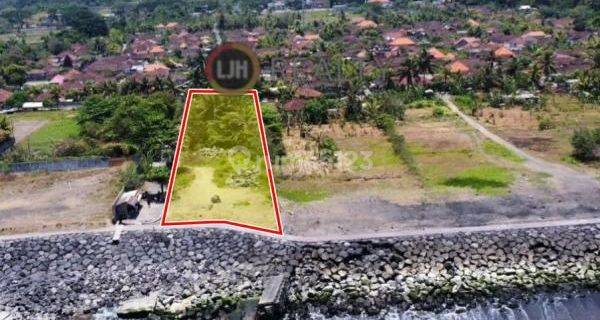 Land for sale at Banjarangkan, Klungkung, strategic location, beach front 1