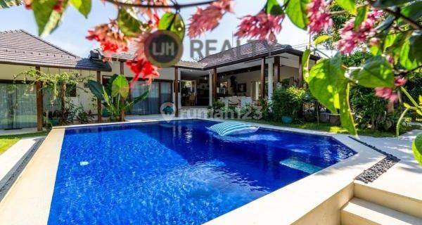 Villa for rent at Kerobokan, Kuta Utara, strategic location, well maintained, close to Canggu area 1