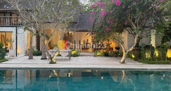 Villa for sale with 7 bedrooms at Canggu, Kerobokan, strategic location, close to Berawa area 1