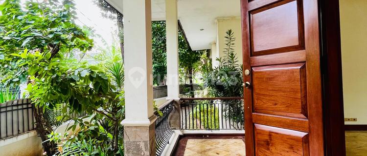 Rumah Strategis di Komplek Mentri Menara Patra Jakarta Selatan 1