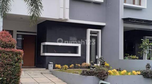 Disewakan Rumah 2 Lantai Bagus di Gegerkalong, Bandung 1