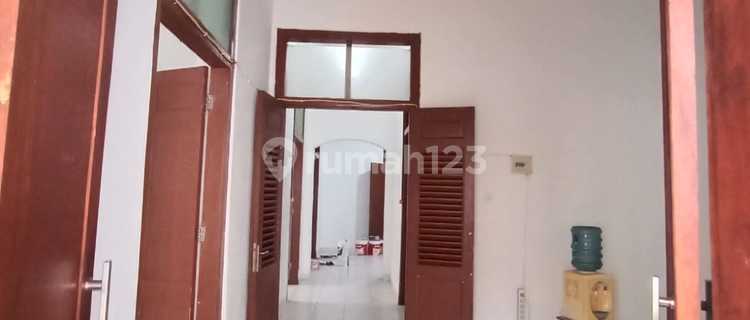 rumah besar suda di renovasi di sayap gardujati 1