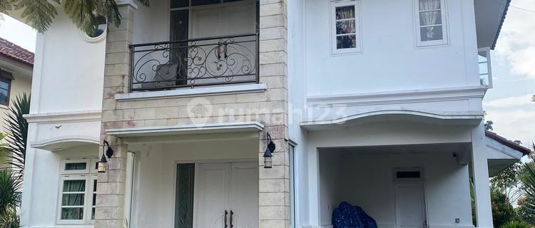 Well-maintained modern dream villa ready to occupy, strategically located in Bumi Ciherang. 1