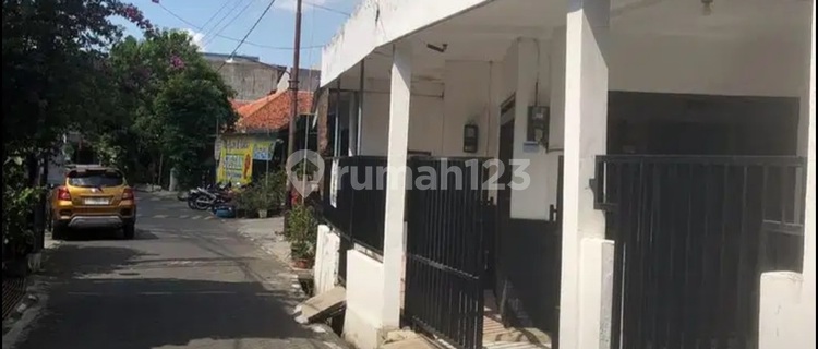 Active Boarding House in the City Center at Jl Pleburan Singosari, South Semarang 1