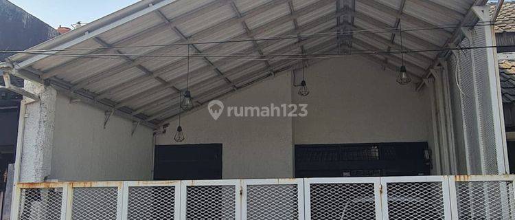 Dijual Rumah Nyaman Semi Furnished Siap Huni Lokasi di Komplek Muara Bandung 1