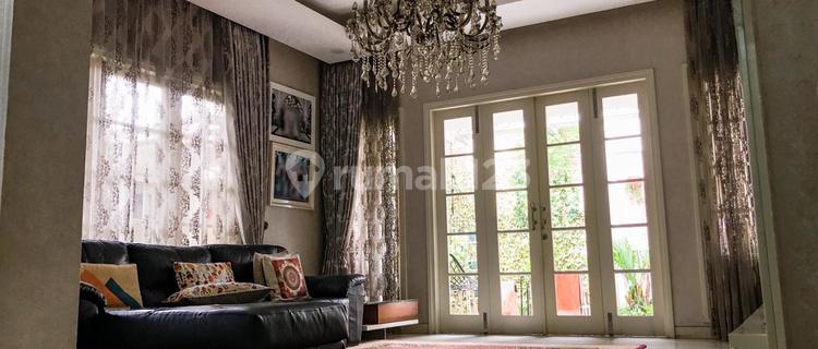 Dijual Rumah Mewah Semi Furnished Siap Huni Lokasi Strategis di Komplek Kurdi Moch Toha Bandung 1