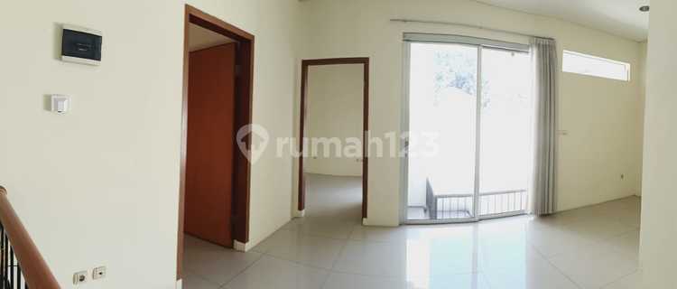 Disewakan Rumah Semi Furnish Siap Huni Lokasi di Cigadung Dago Bandung 1