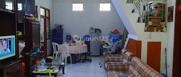 Dijual Rumah 2 Lantai Hitung Nyaman Siap Huni Lokasi di Jalan Kembar Bandung 1