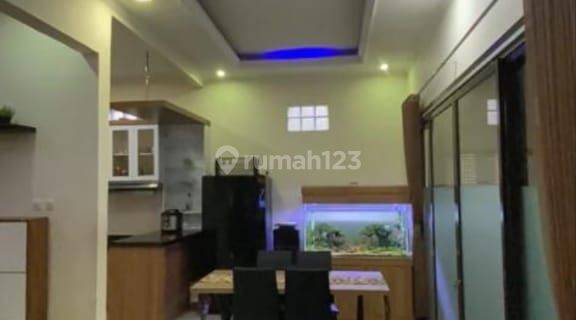 Jual Rumah 2 Lt Full Furnished SHM Lok. Strategis di Bandung  1