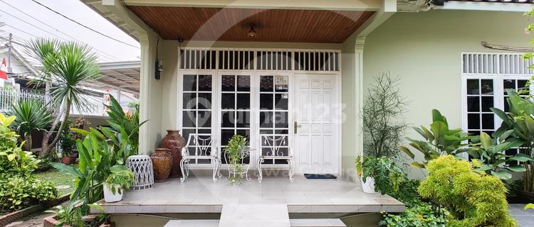 For Sale House in Kelapa Dua, Kebon Jeruk, West Jakarta 1