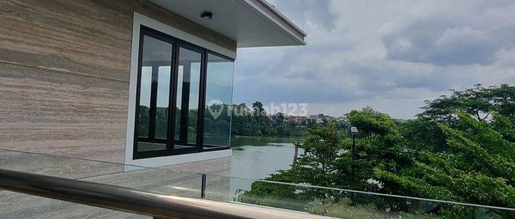 Luxury House Serenade Lake Gading Serpong Lokasi View Danau 1