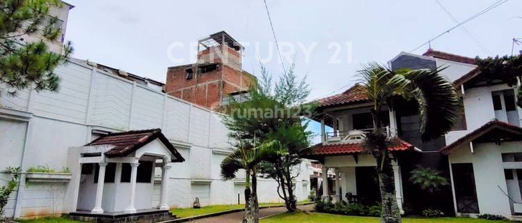 Rumah Multi Fungsi Dengan Halaman Luas Sayap Jl. Sutami. 1