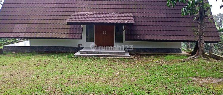 Villa mungil cantik siap huni sangat strategis view lepas  1