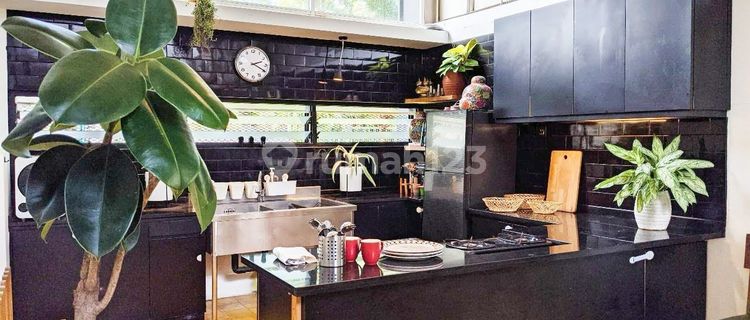 Rumah Villa Terawat Kawasan Gegerkalong Permai Bandung Utara 1