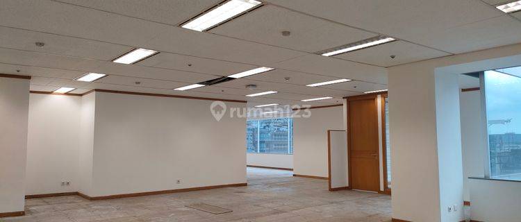 Mid Plaza Sudirman Office, 390m2, sudah ada partisi, bebas ganji-genap, pintu depan langsung menuju  MRT Setiabudi Astra 1