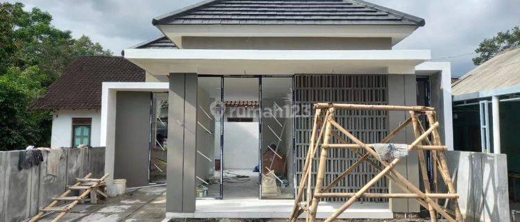 Rumah baru siap huni di Purwomartani 10 menit ke ambarukmo plaza 1