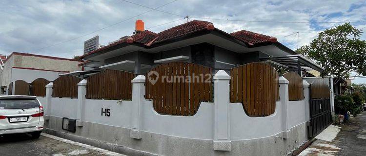 Rumah Mewah Luas Dalam Perumahan Dekat Sd Model Di Jl Tajem 1