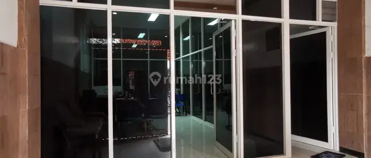 Ruko 2 lantai cocok untuk kantor. Lokasi tengah kota dekat sarana niaga dan perkantoran 1