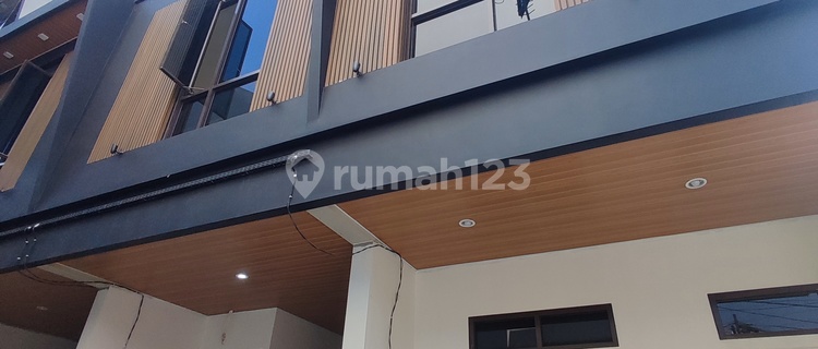 Affordable Houses Under 500 Million in Cempaka Putih, Central Jakarta 1