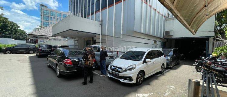 Gedung Kantor di Jl. Abdul Muis Bagus 1