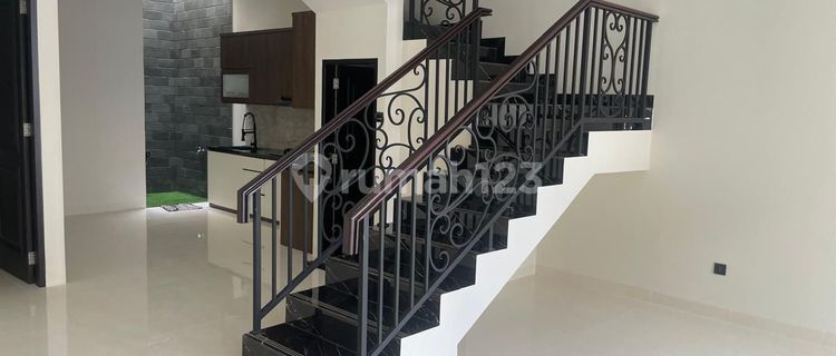 2-Storey House with Good SHM 1