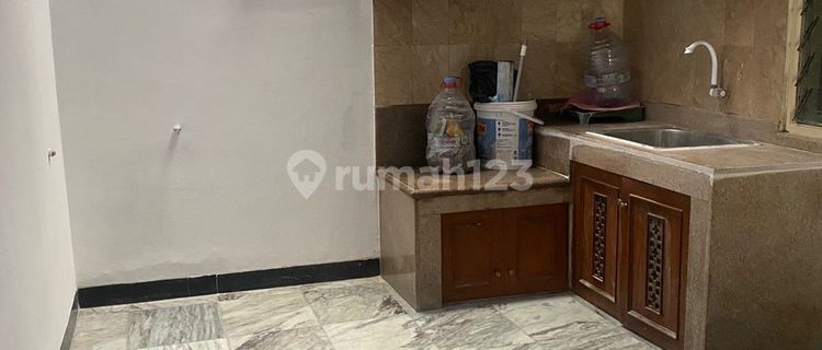Rumah rapih siap huni full marmer Grand Poris Cipondoh 1
